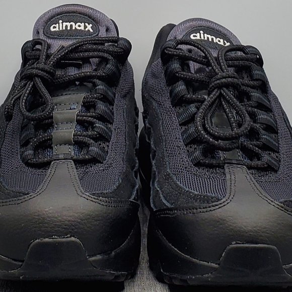 NIKE AIR MAX 95 ESSENTIAL TRIPLE BLACK Mens Size 6 - Picture 7 of 8